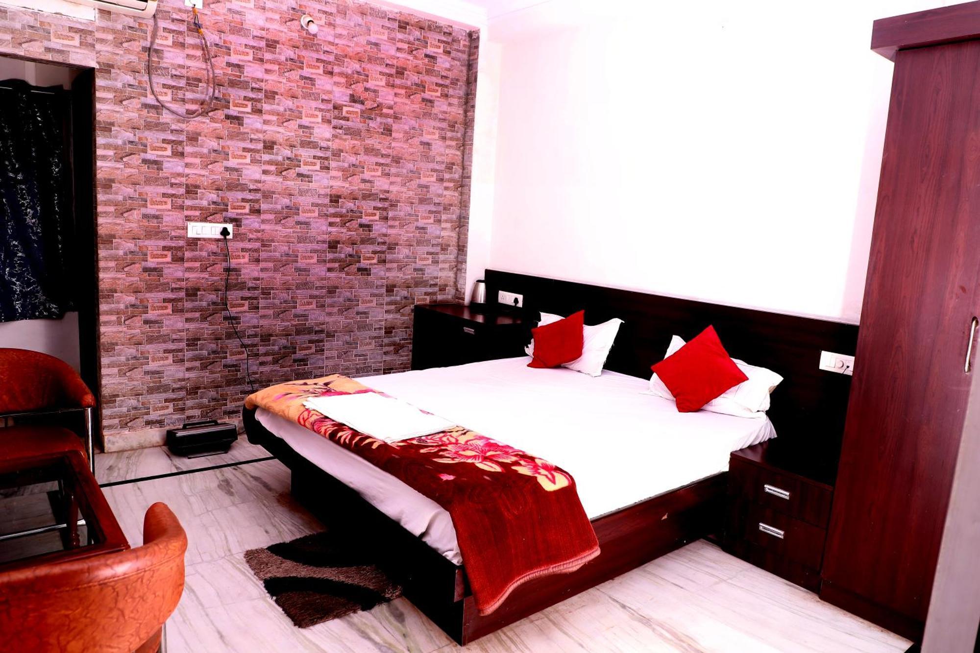 Hotel River View Khagaria エクステリア 写真