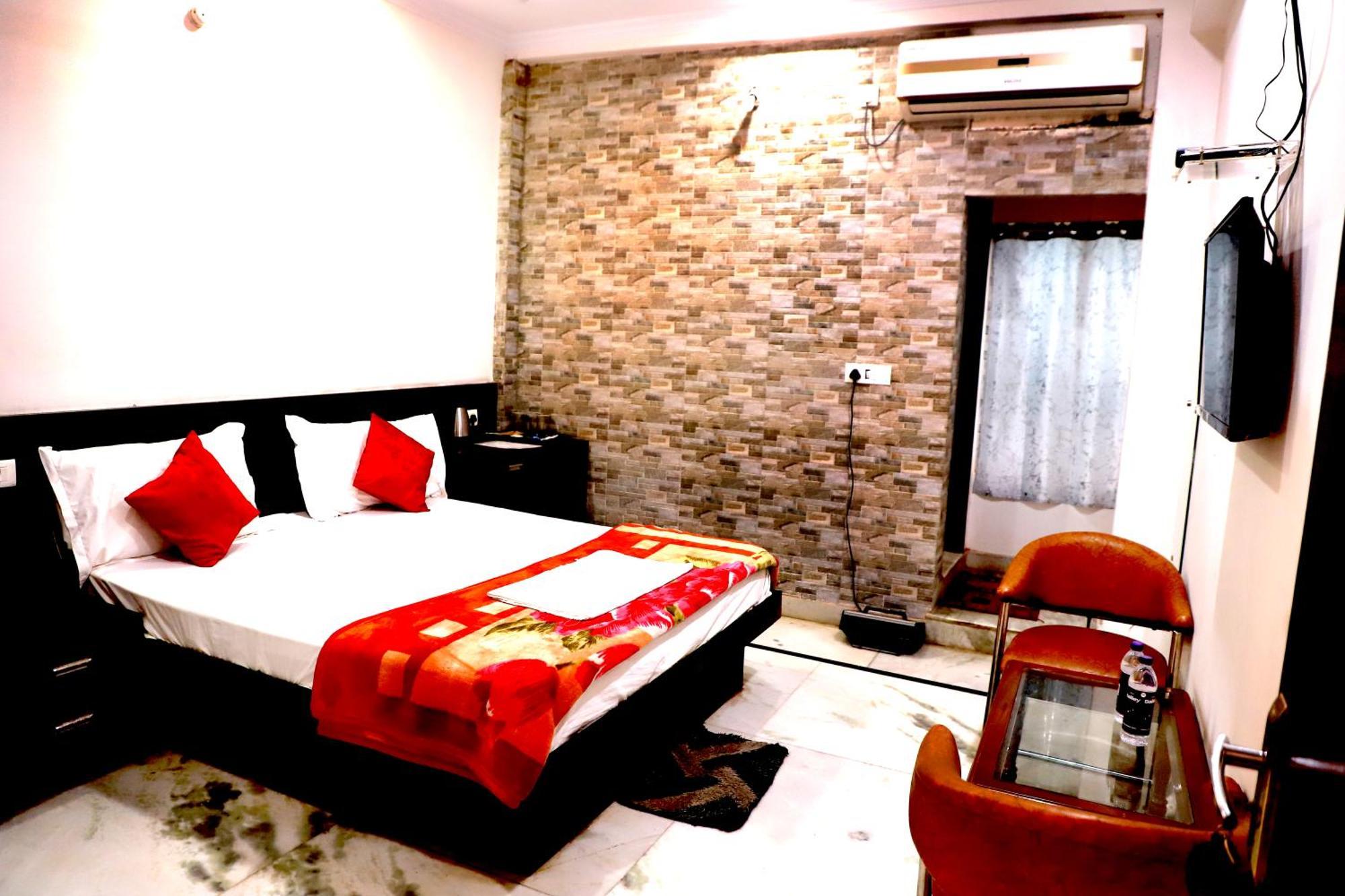 Hotel River View Khagaria エクステリア 写真